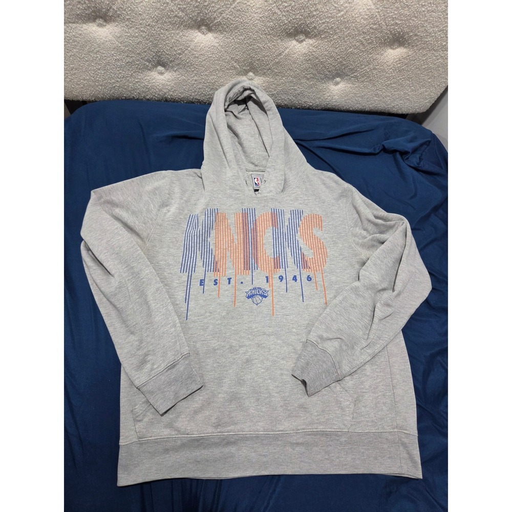 NBA New York Knicks Hoodie Mens Medium Gray Graphic Sweatshirt Est 1946